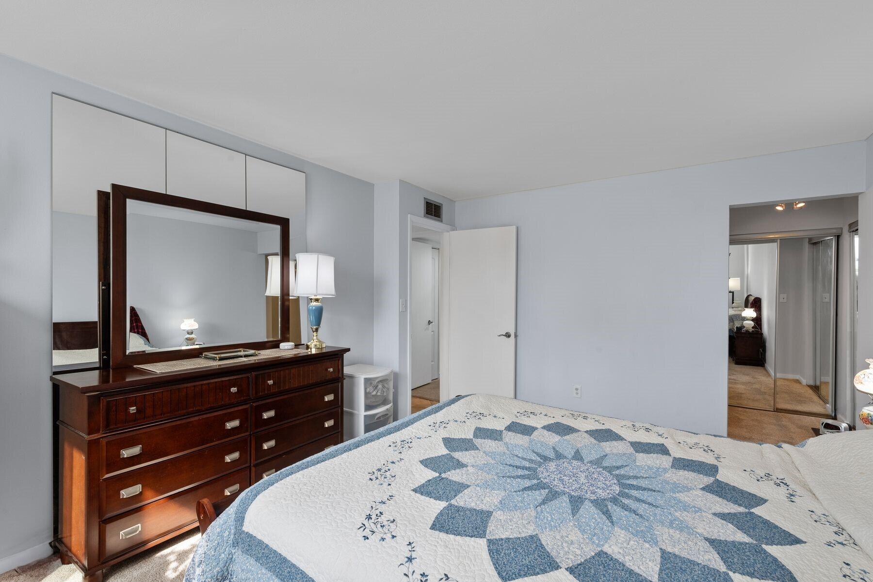 1707 N Prospect Ave 9B