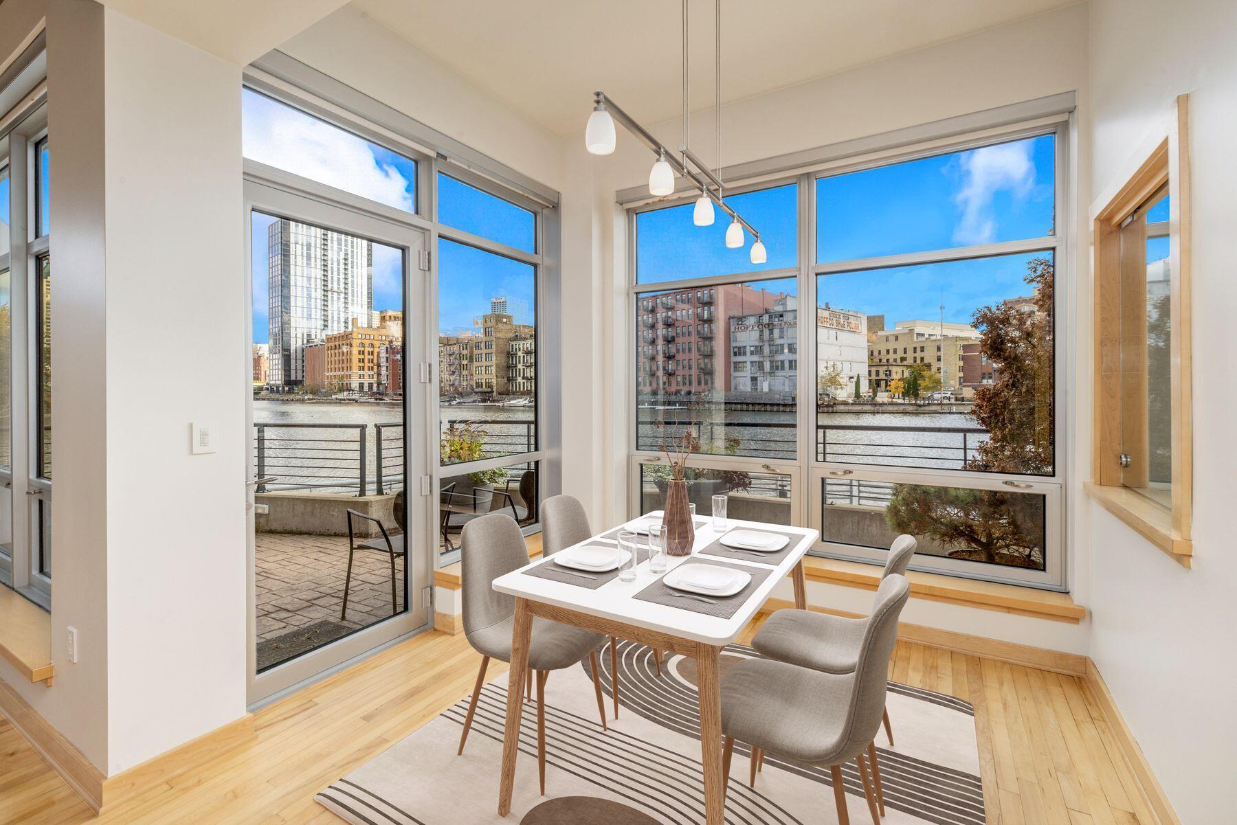 106 W Seeboth St 118