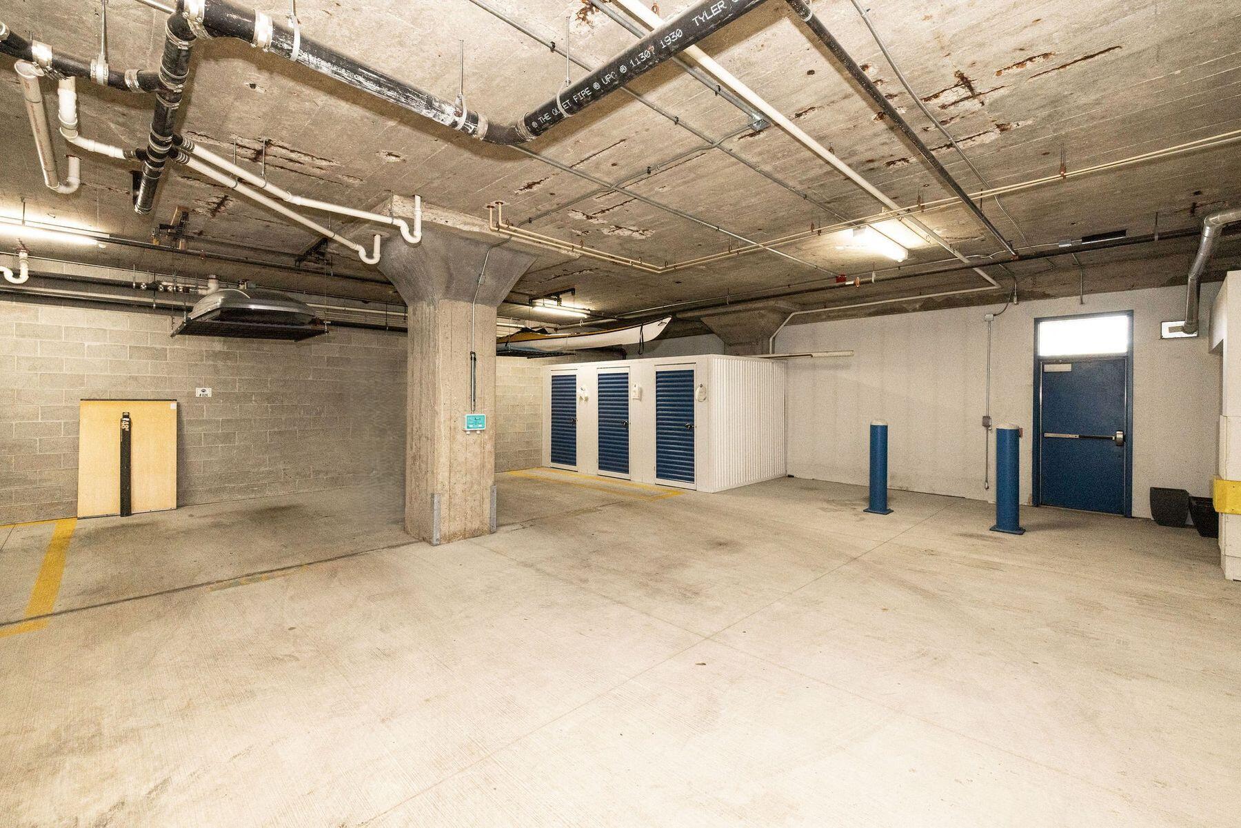 106 W Seeboth St 118