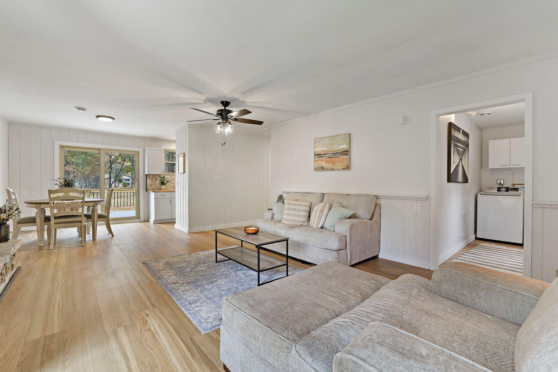 354 Yeoman Ct