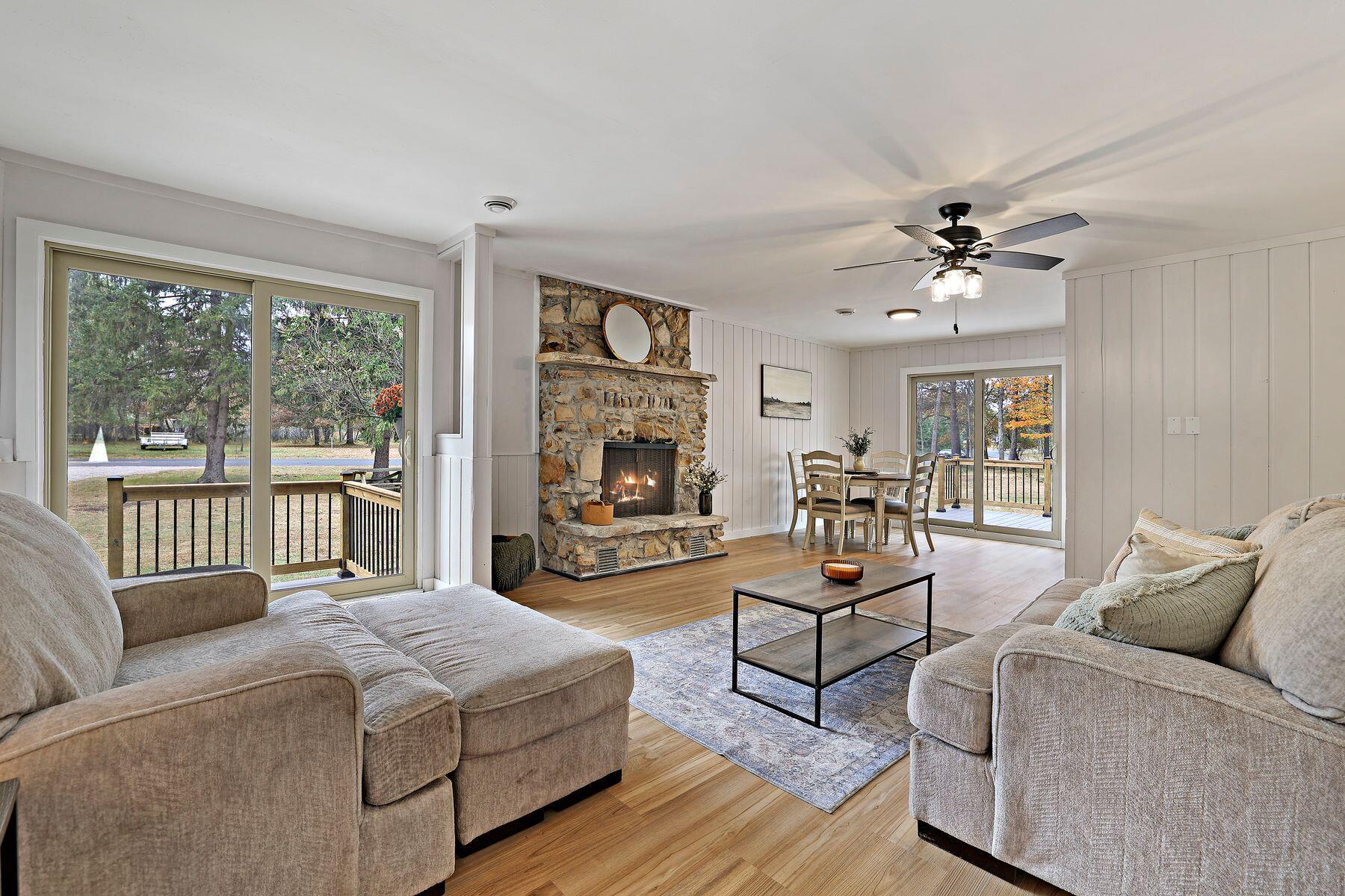 354 Yeoman Ct