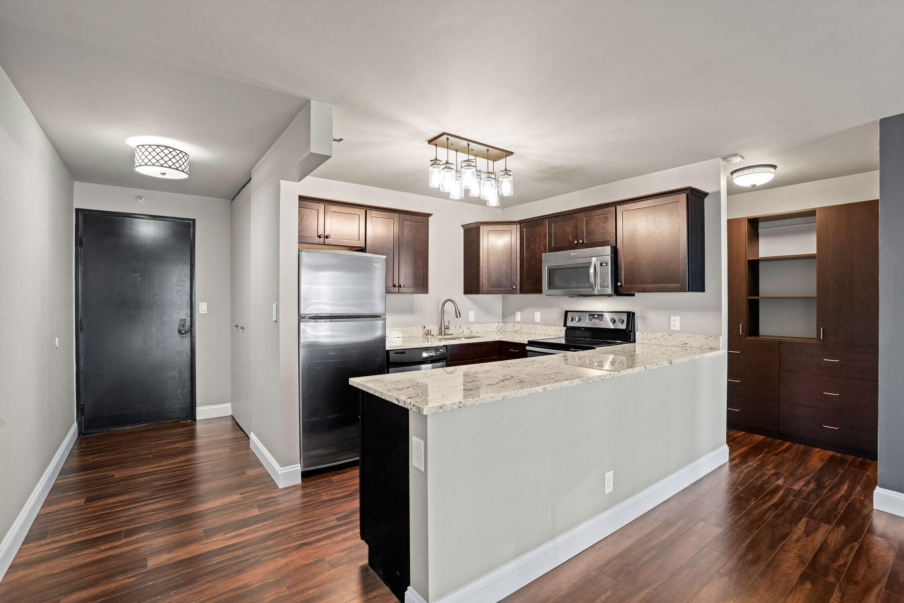 1660 N Prospect Ave 1106