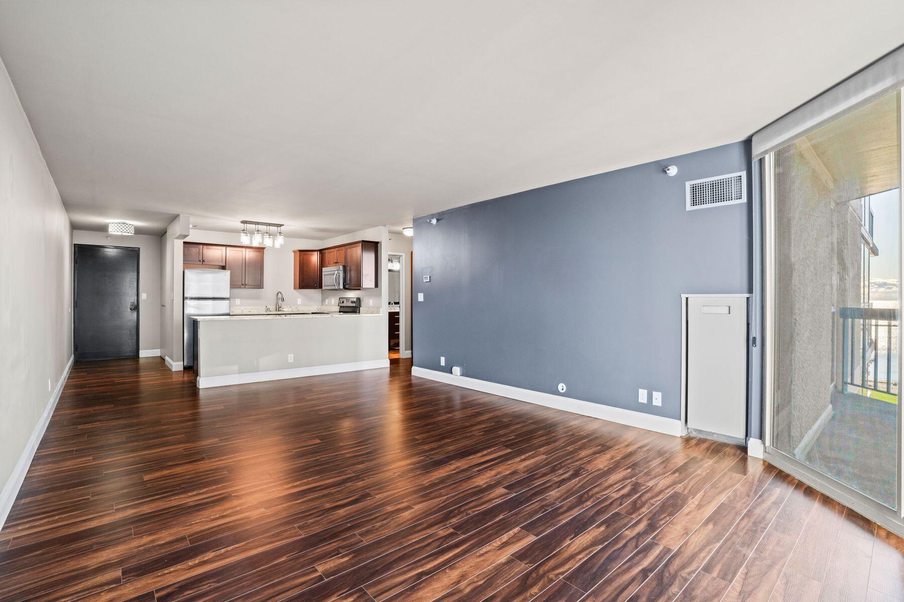 1660 N Prospect Ave 1106