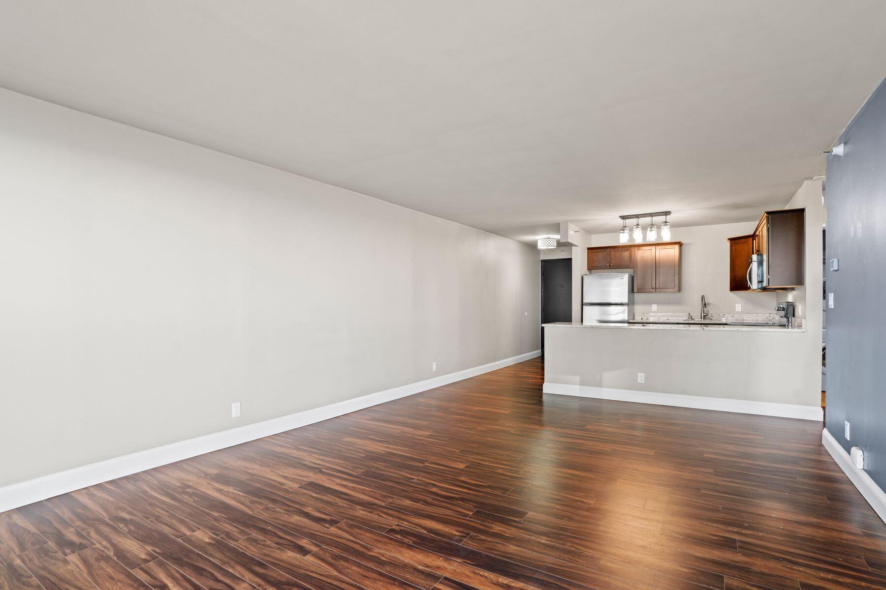 1660 N Prospect Ave 1106