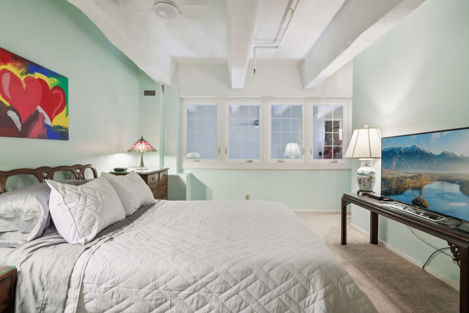 270 E Highland Ave 212
