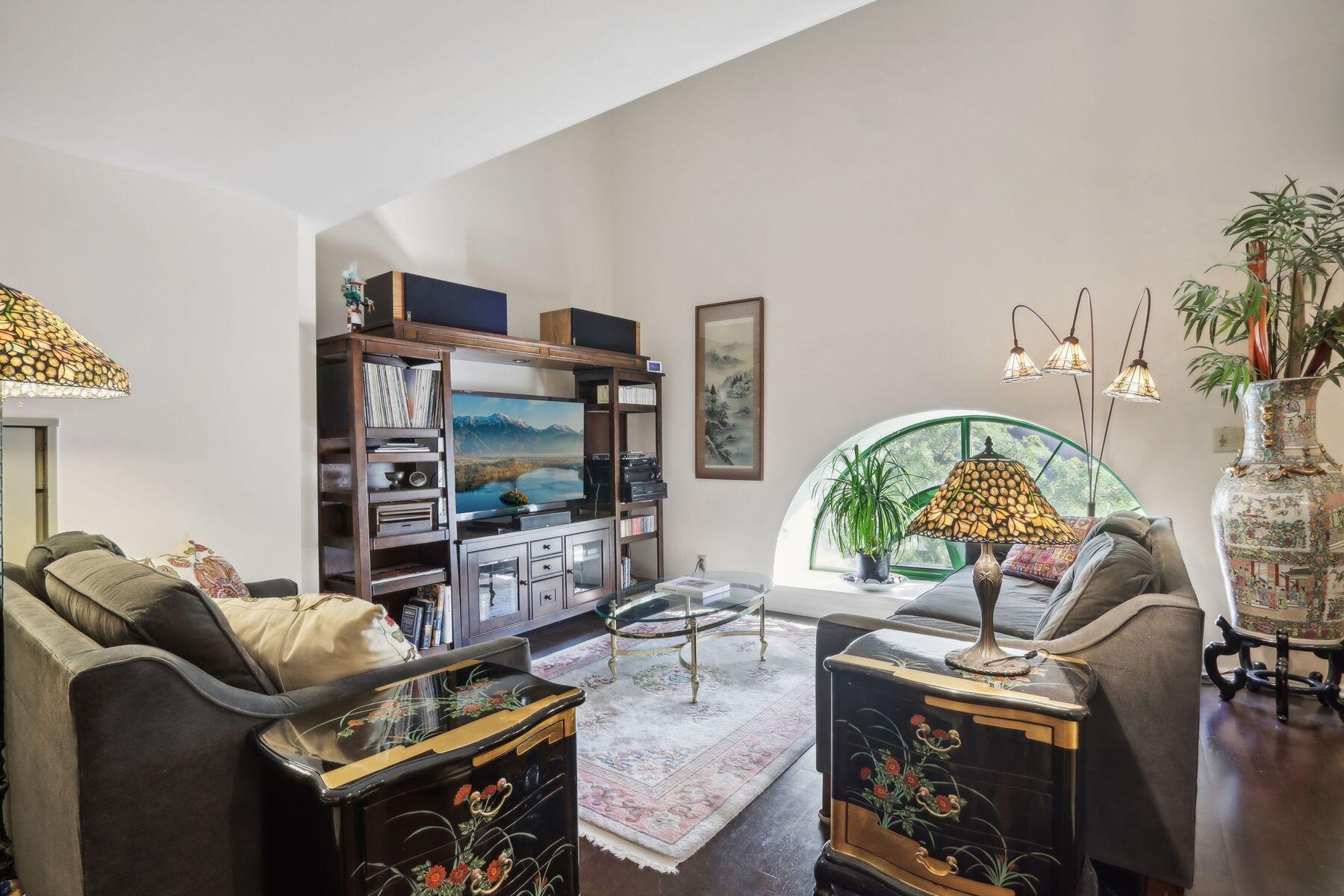 270 E Highland Ave 212