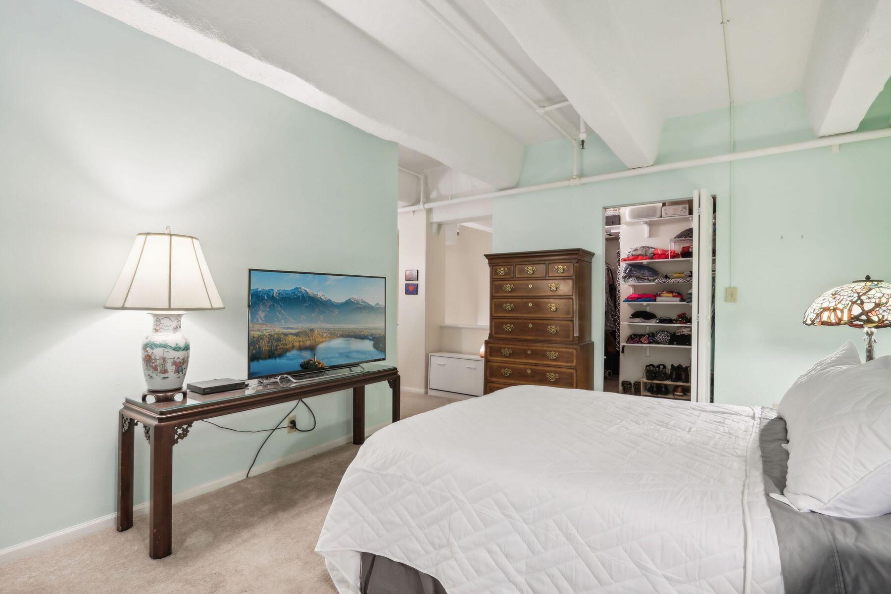 270 E Highland Ave 212