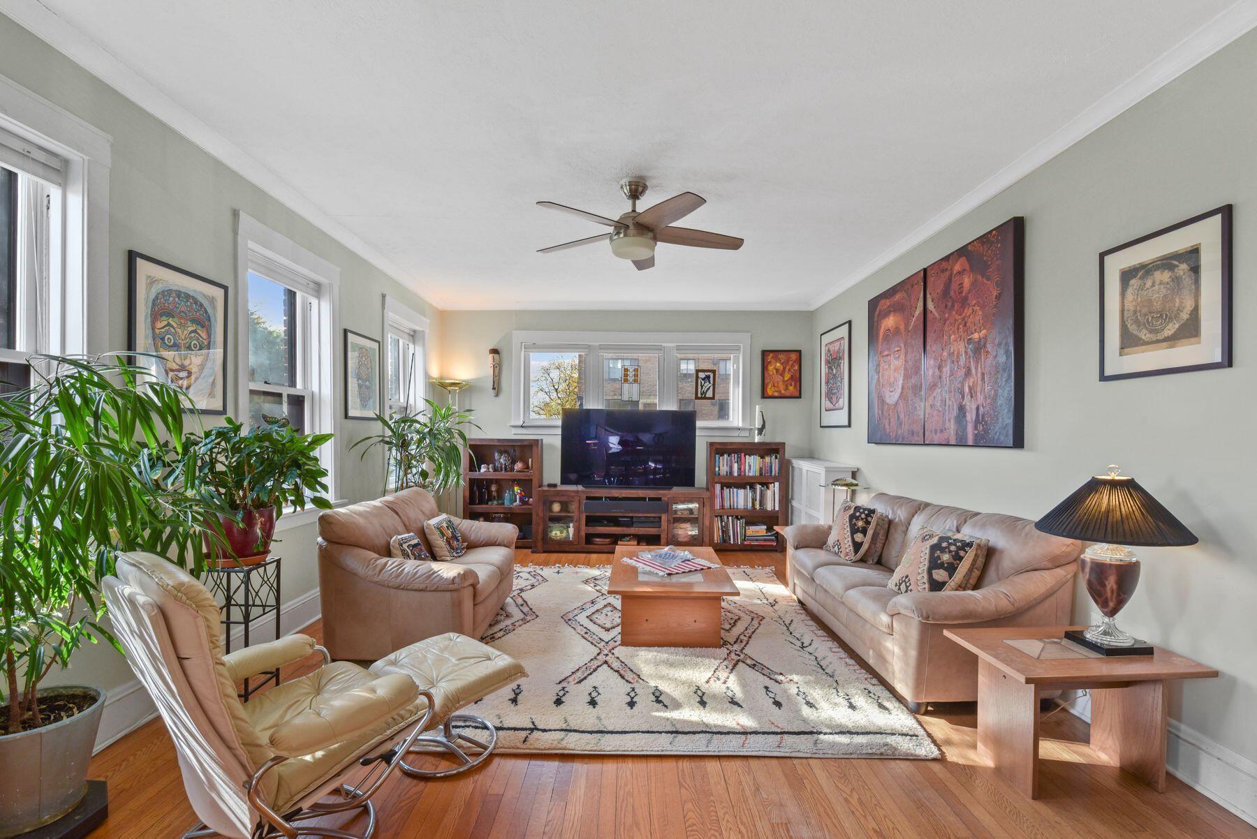 1983 N Summit Ave 20