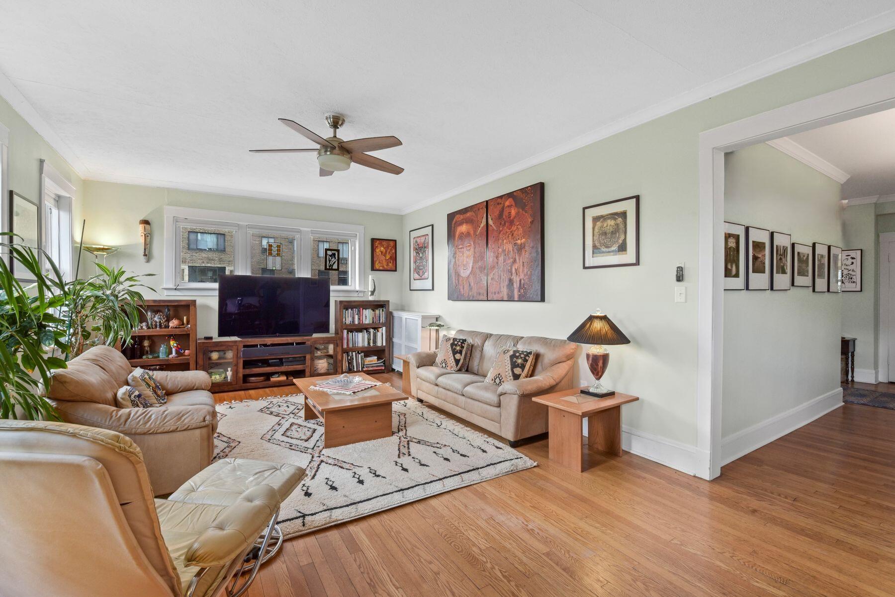 1983 N Summit Ave 20