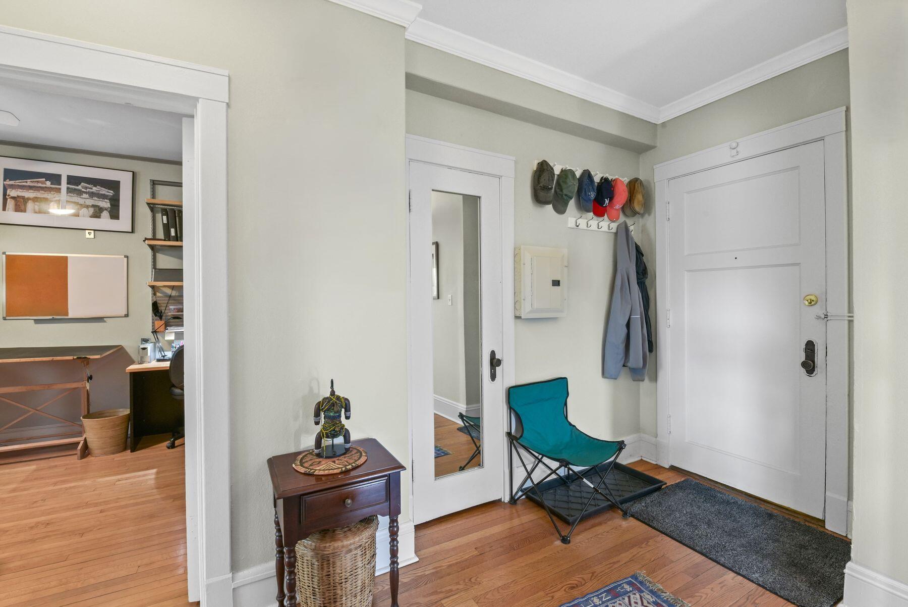 1983 N Summit Ave 20