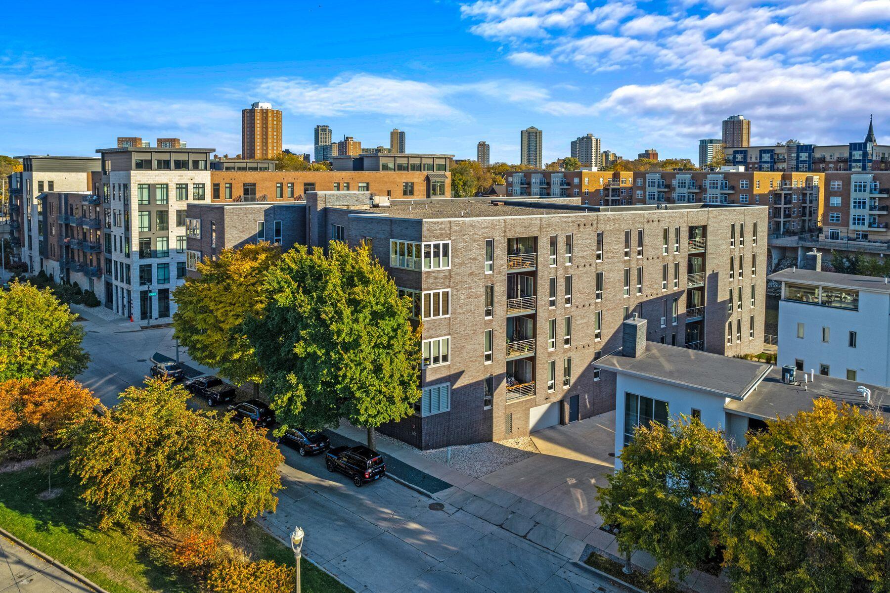 2050 N Commerce St 306