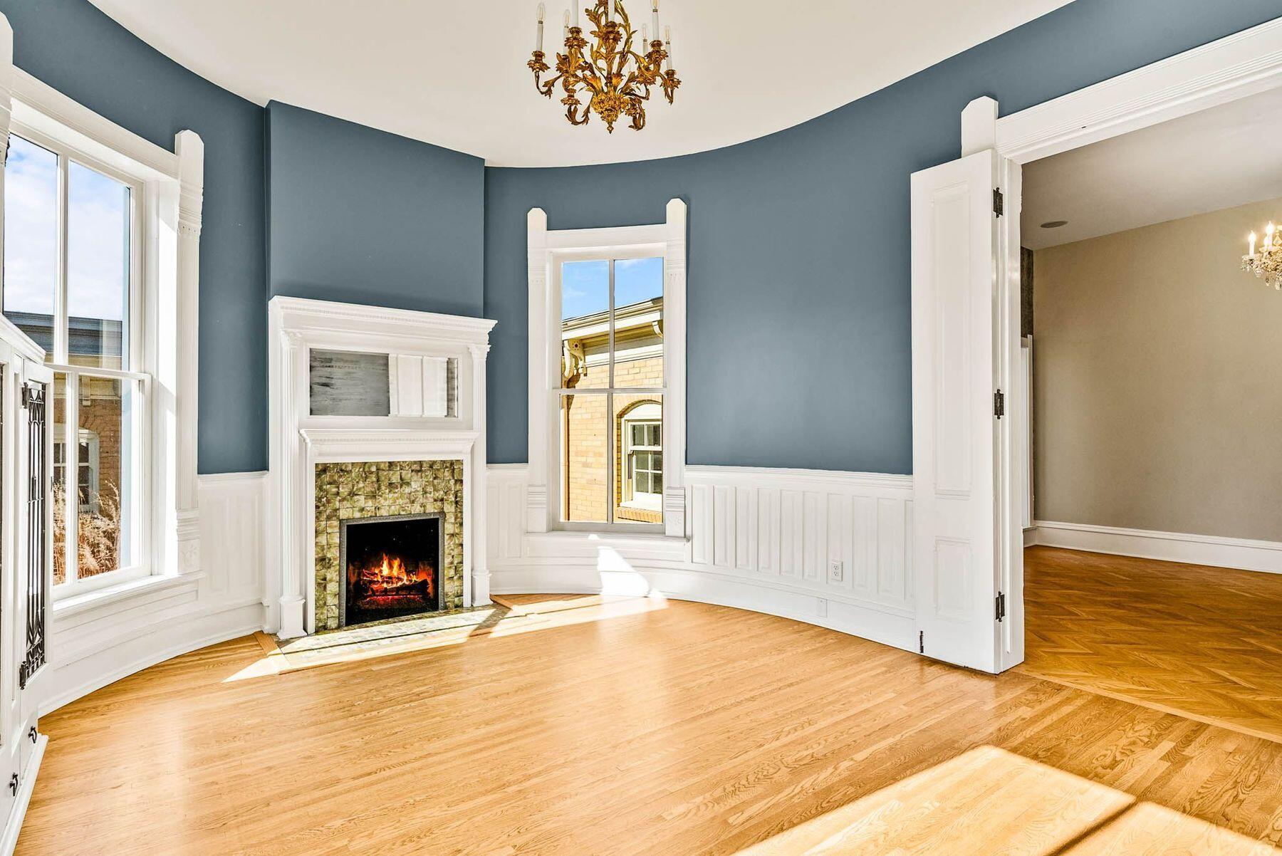 220 St Lawrence Ave