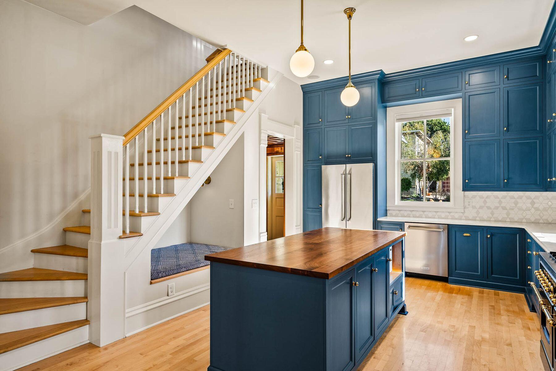 220 St Lawrence Ave