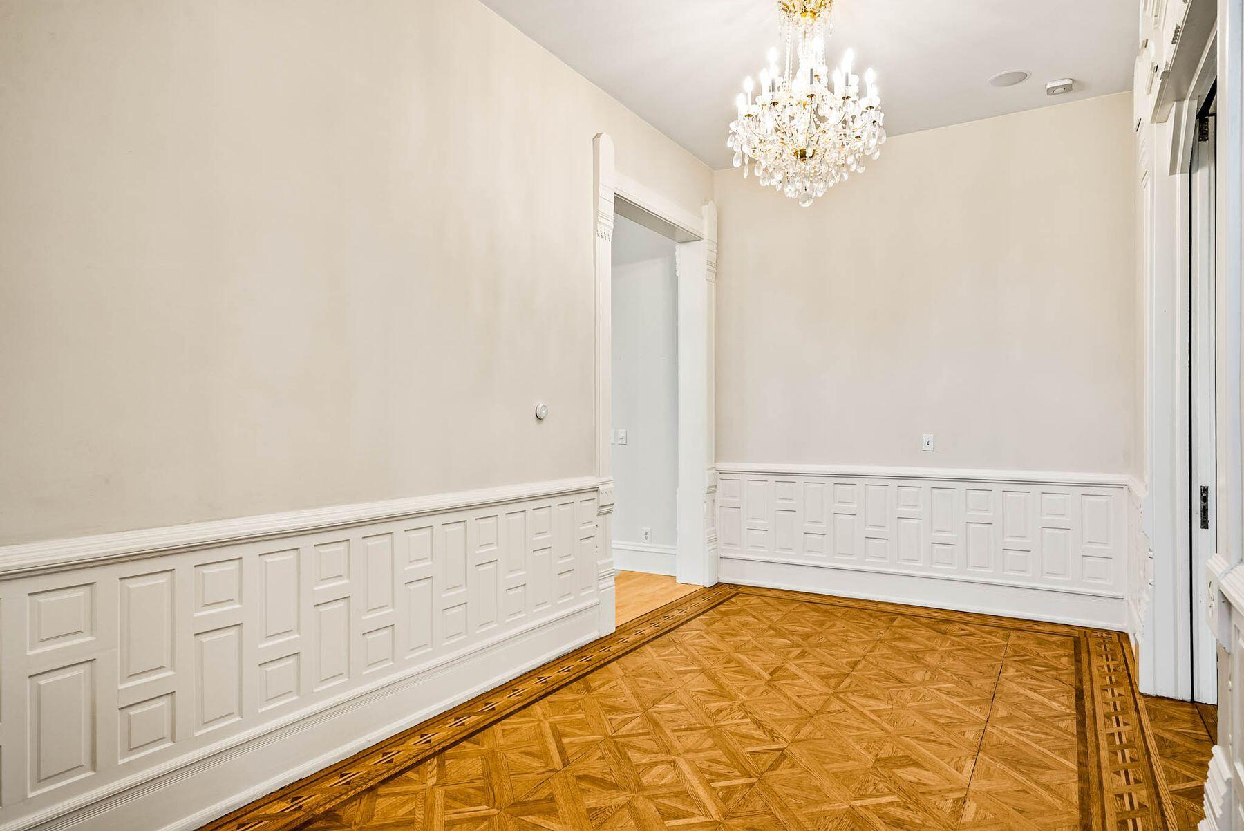 220 St Lawrence Ave