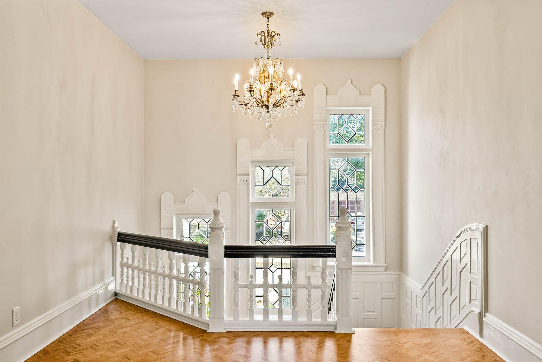 220 St Lawrence Ave