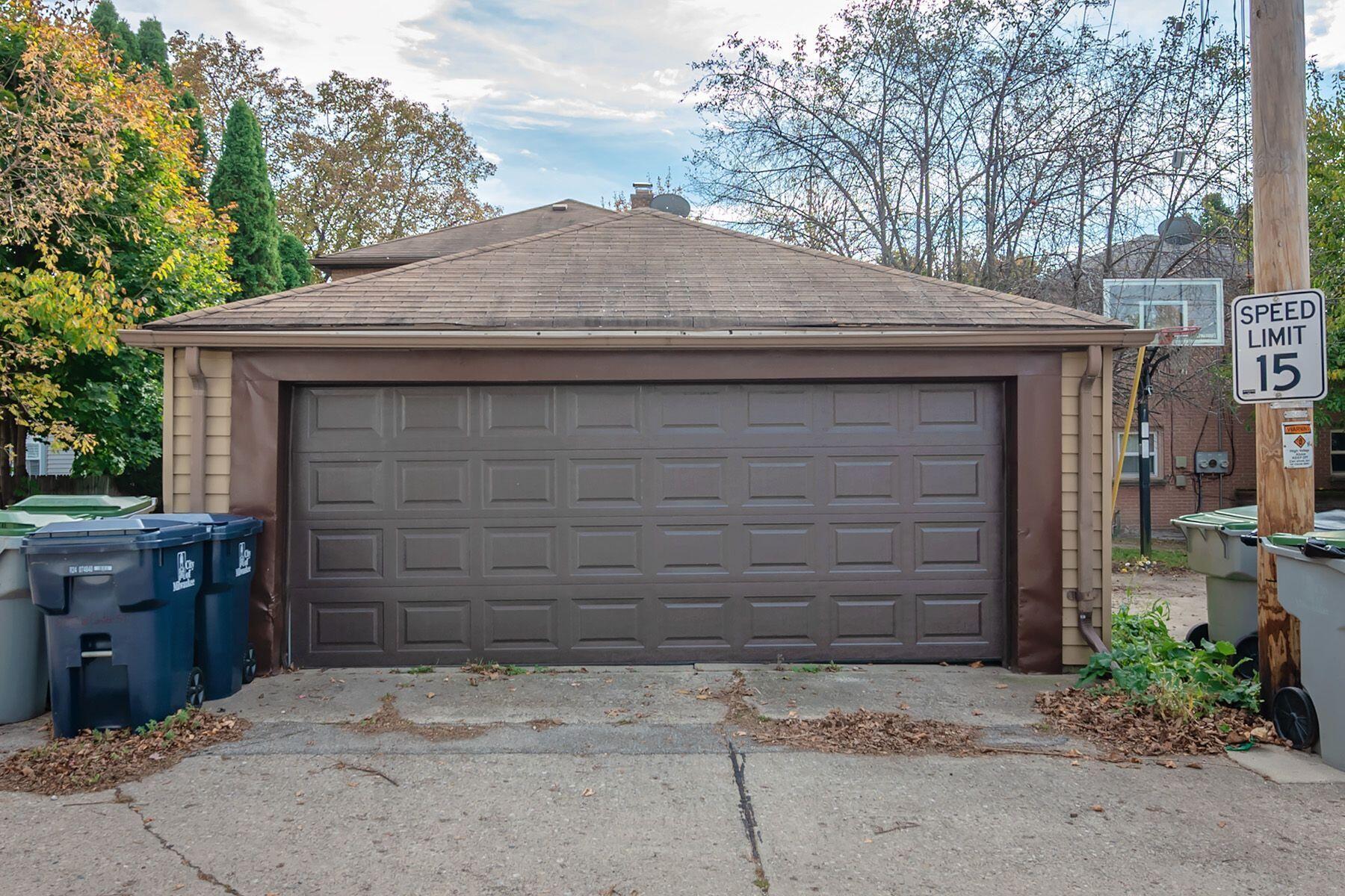 8812 W Center St 8816