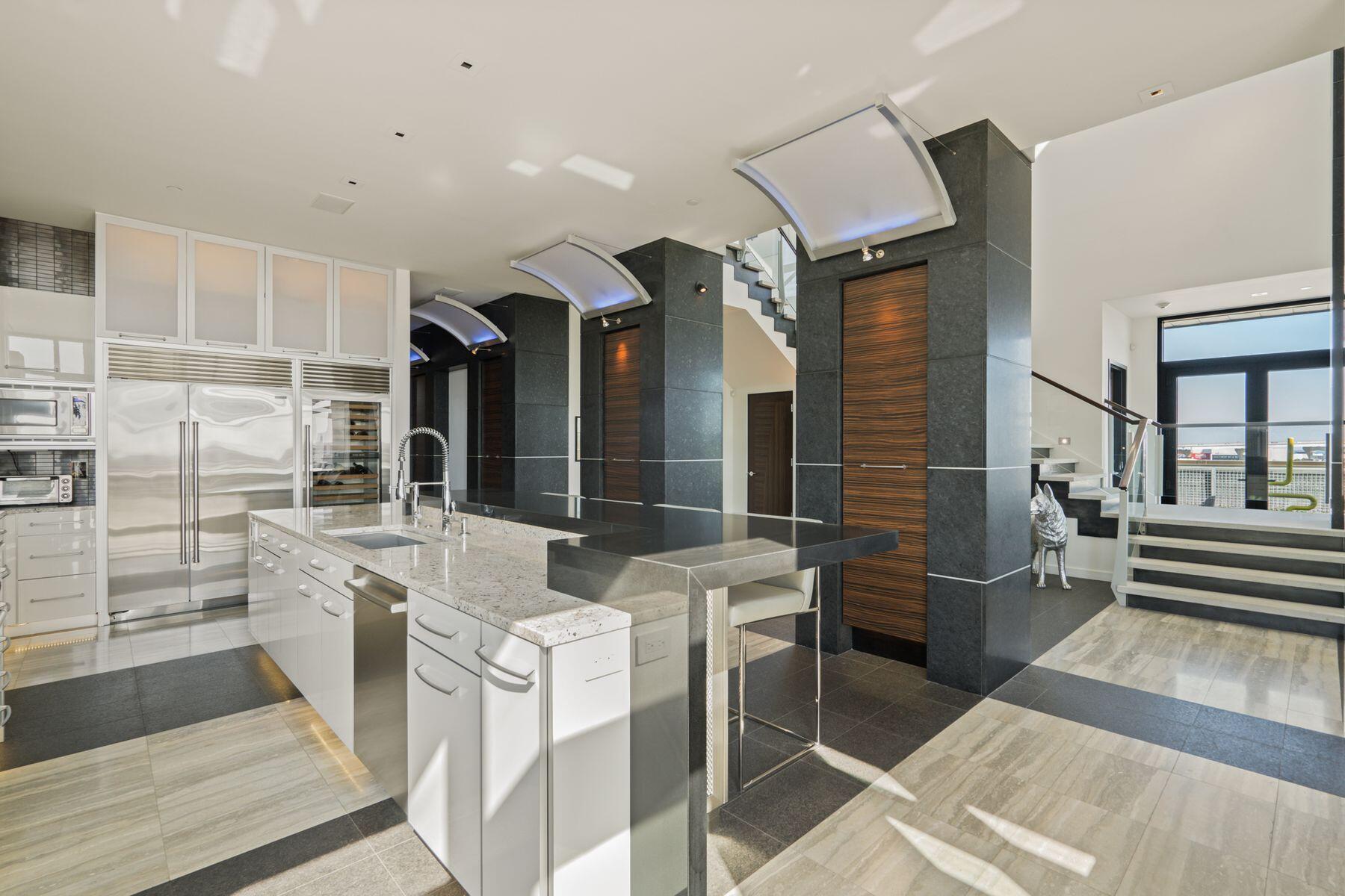 102 N Water St 802