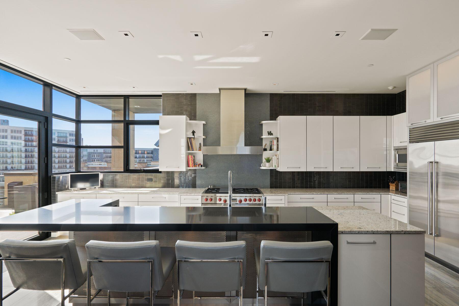 102 N Water St 802