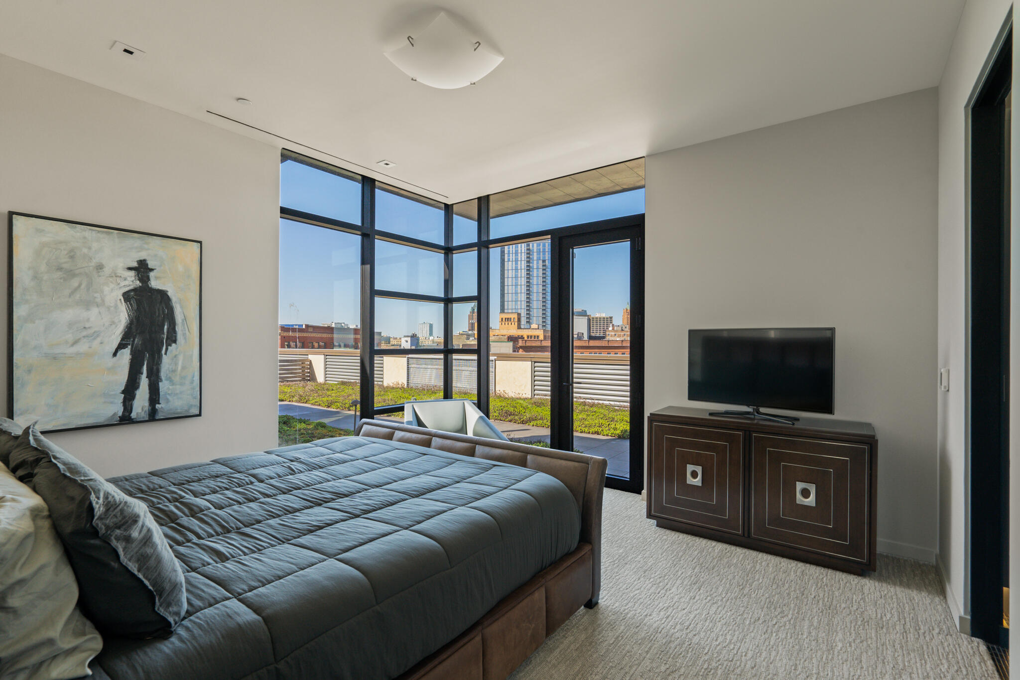 102 N Water St 802