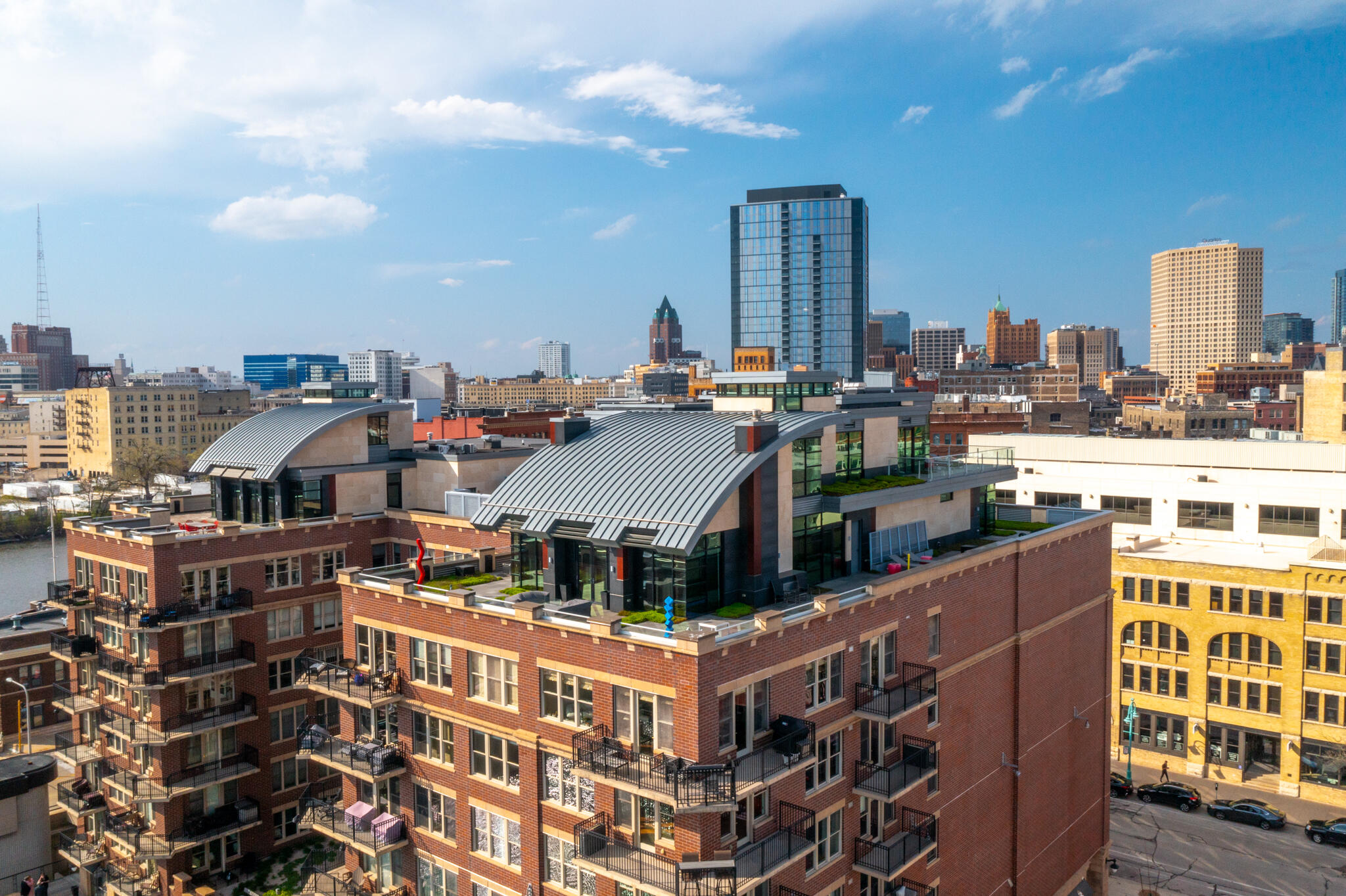 102 N Water St 802
