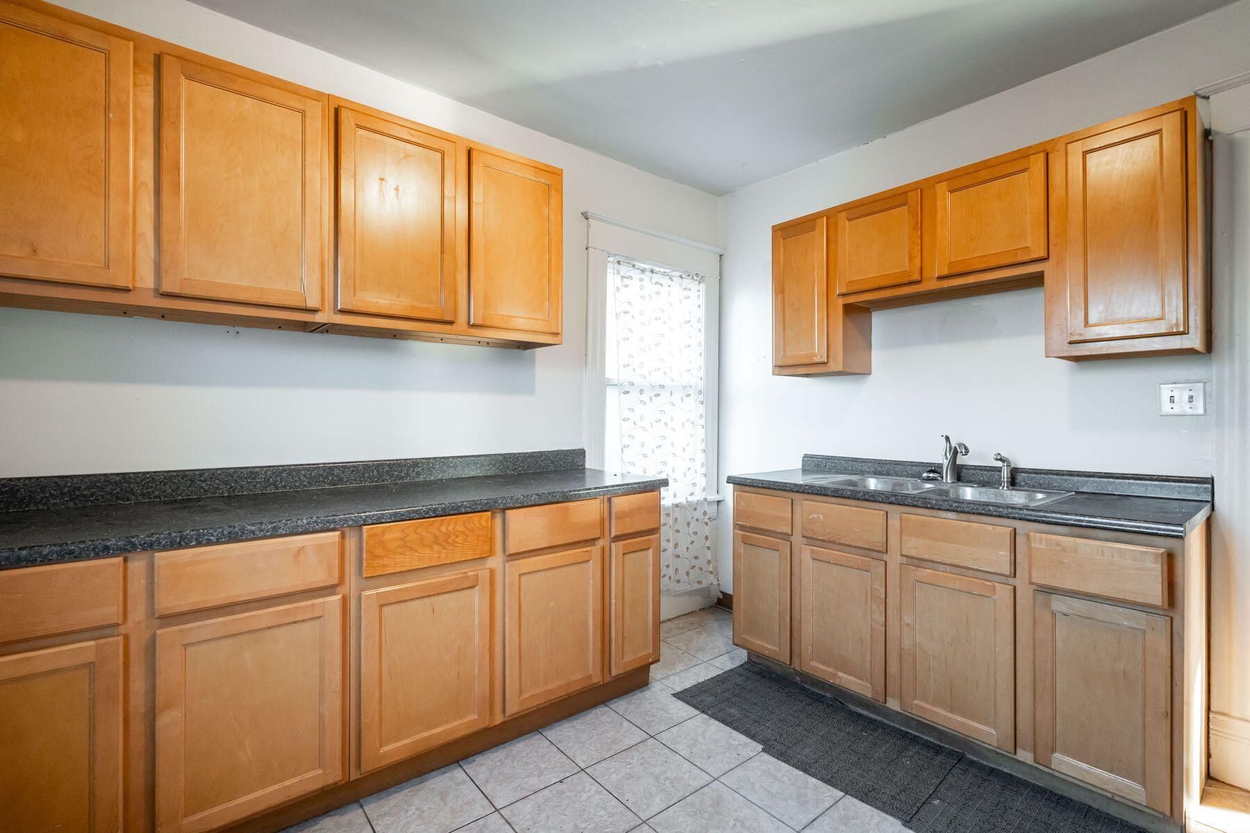 1641 Quincy Ave