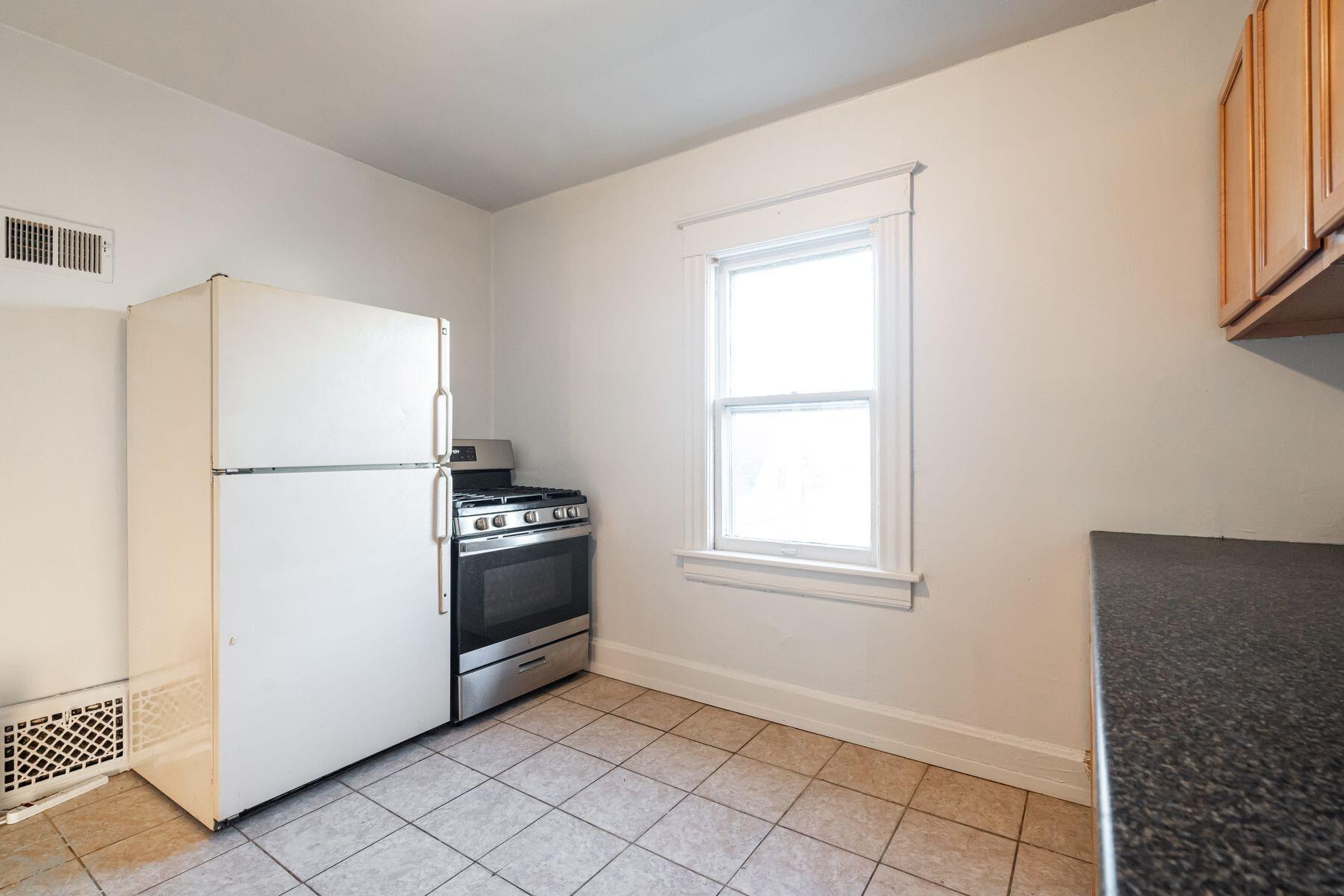 1641 Quincy Ave
