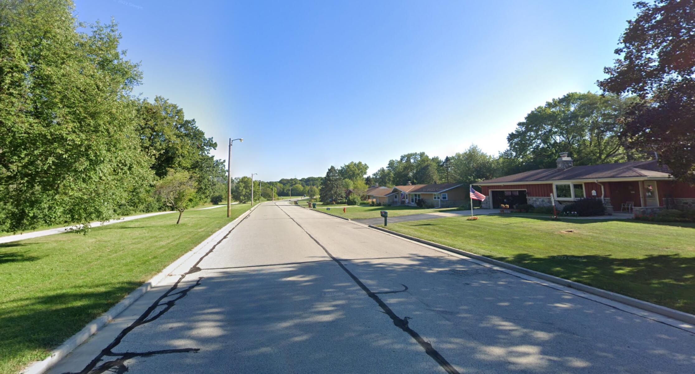 6919 N Milwaukee River Pkwy