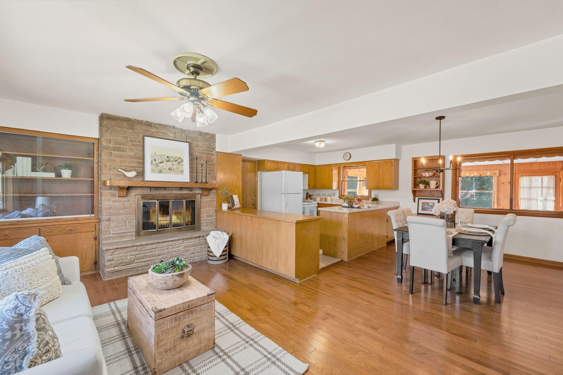6919 N Milwaukee River Pkwy