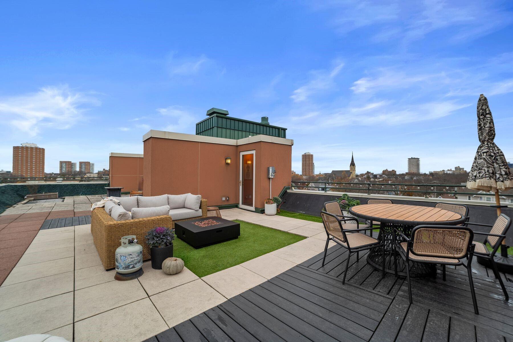 1888 N Water St 608