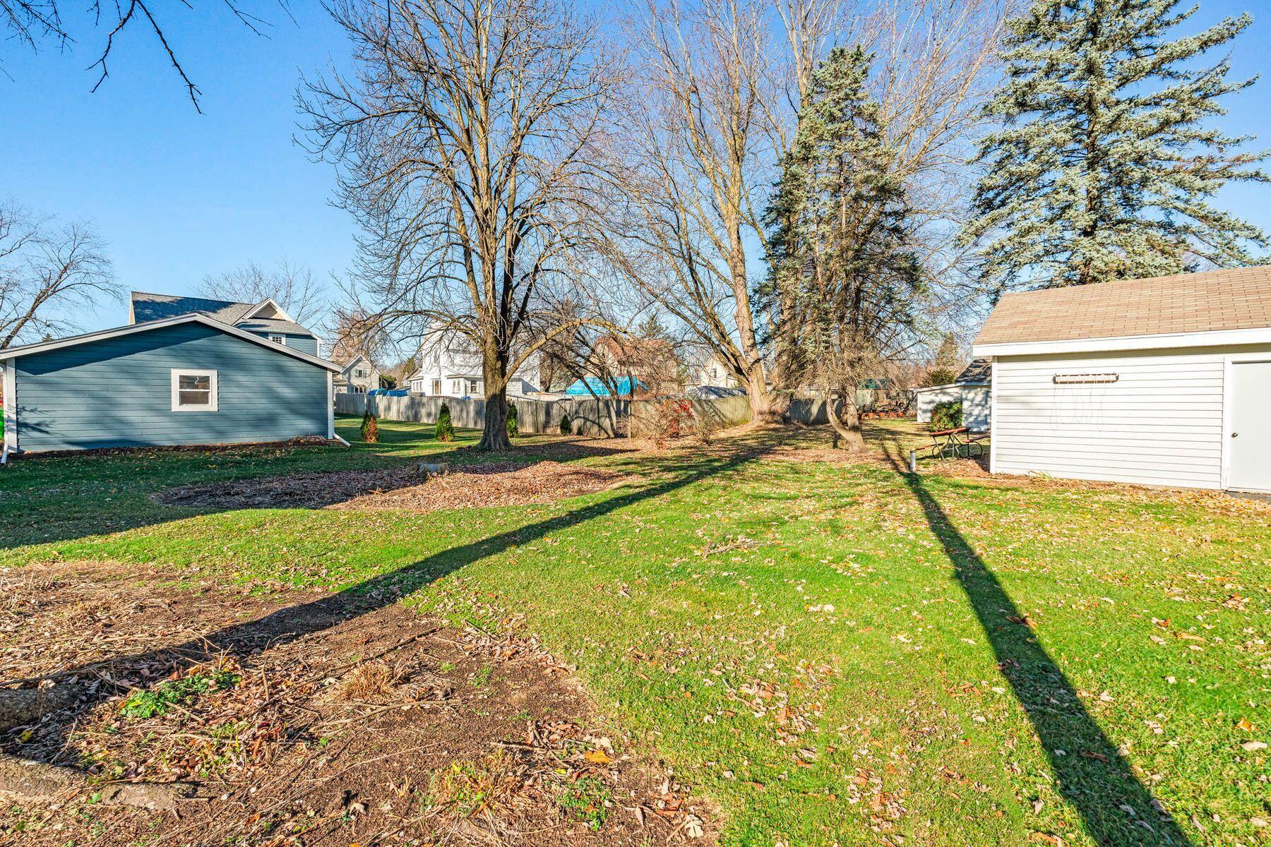 7329 N Rd