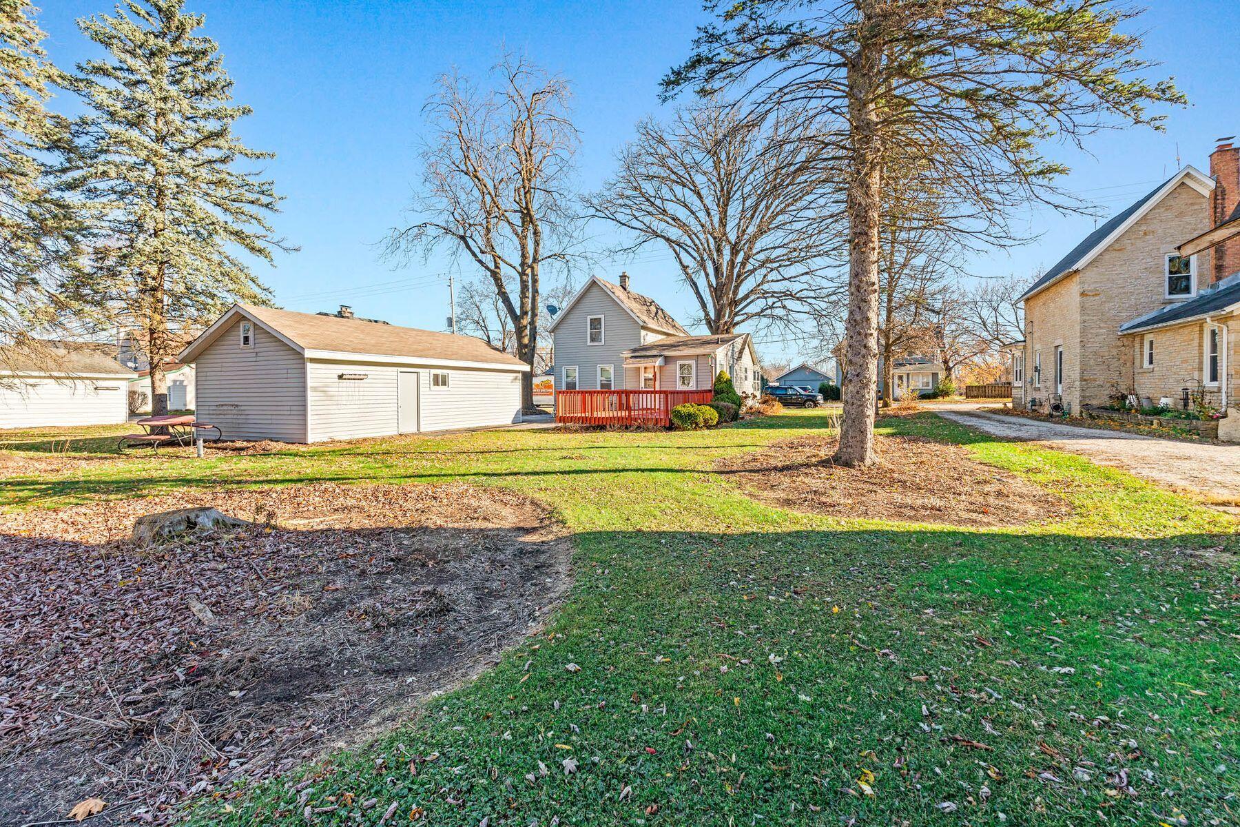 7329 N Rd