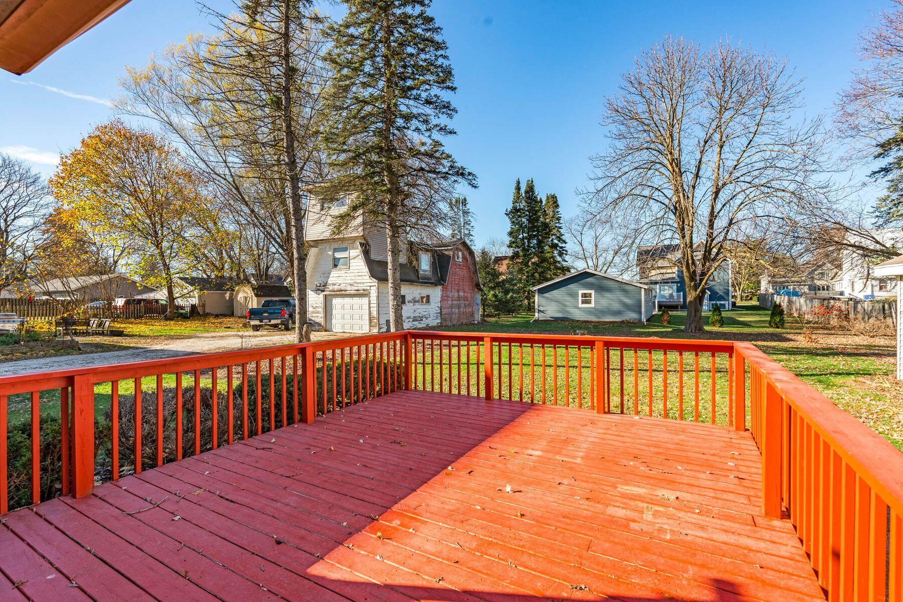 7329 N Rd