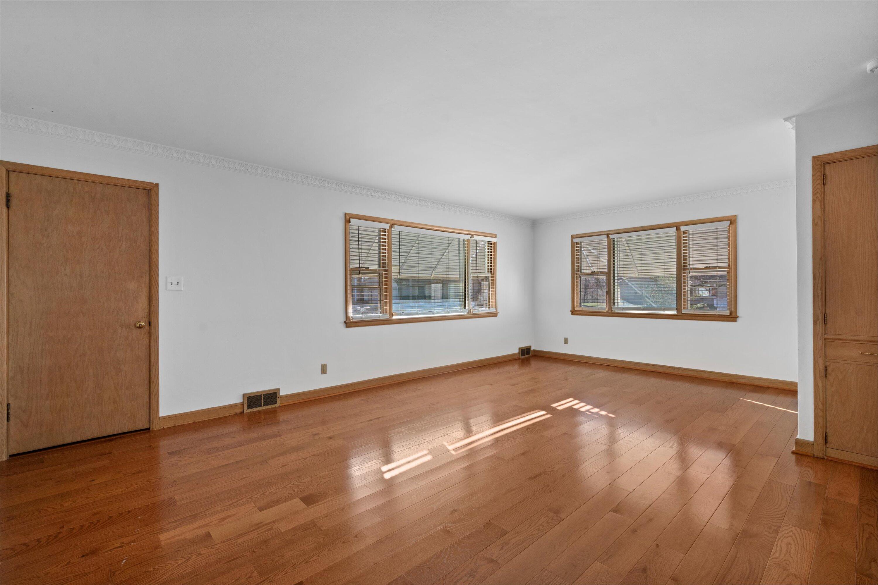 8748 Parkview Ct