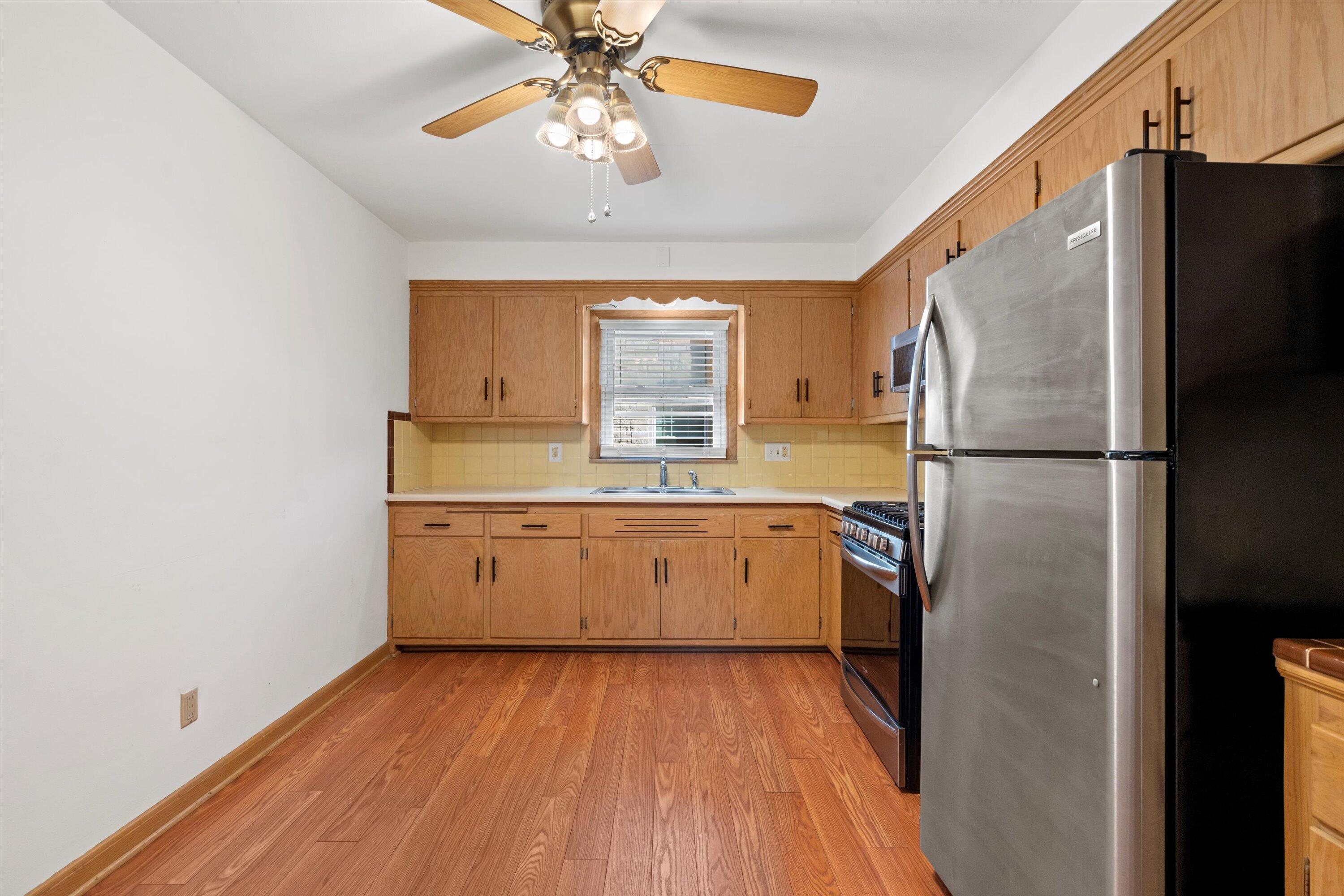 8748 Parkview Ct