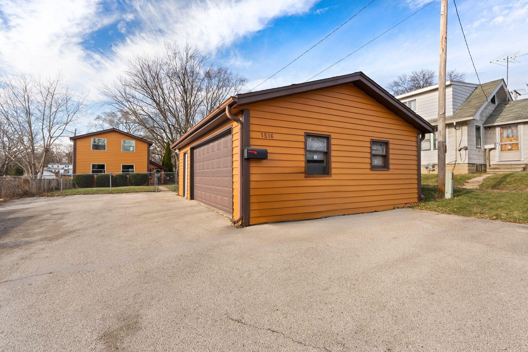 1516 N Grandview Blvd