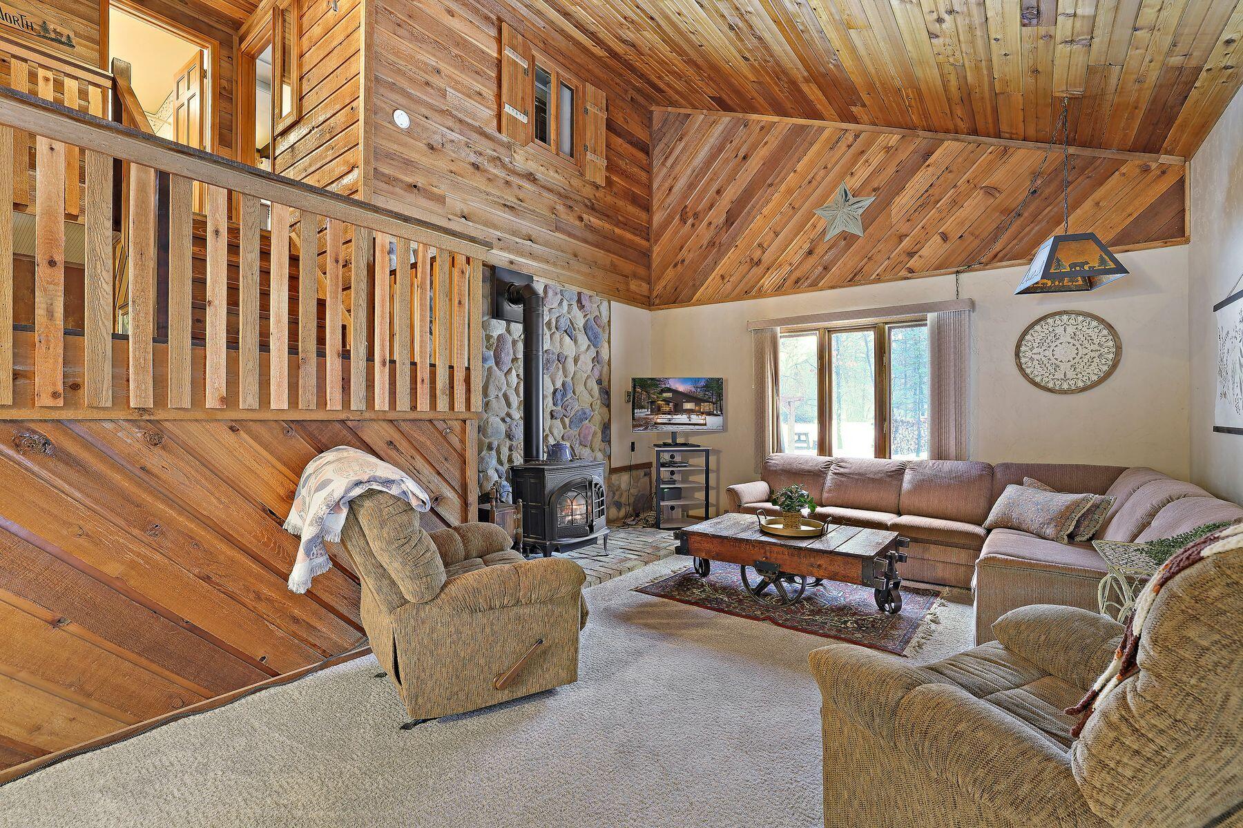 1560 Kingswood Trl