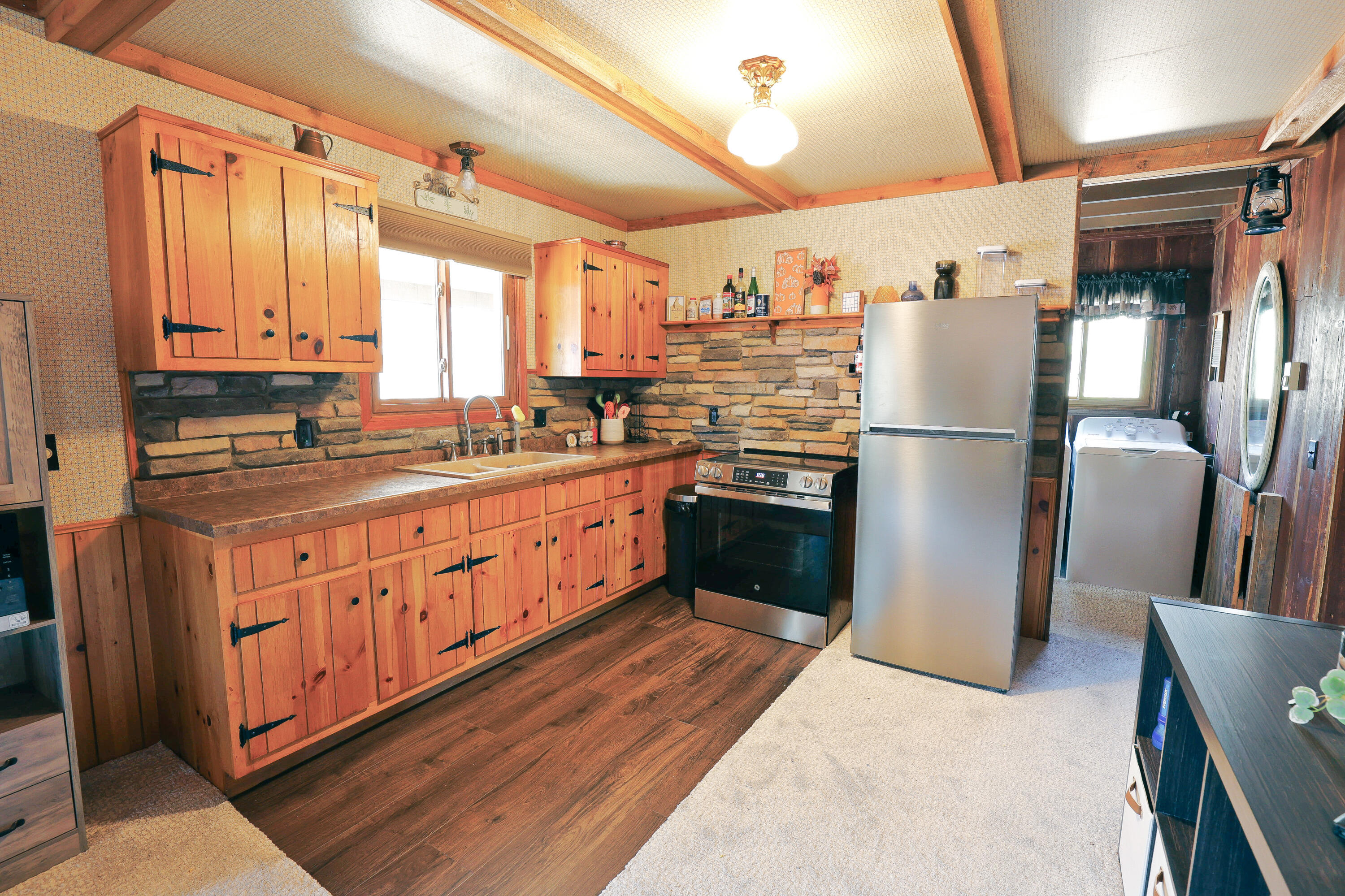1560 Kingswood Trl