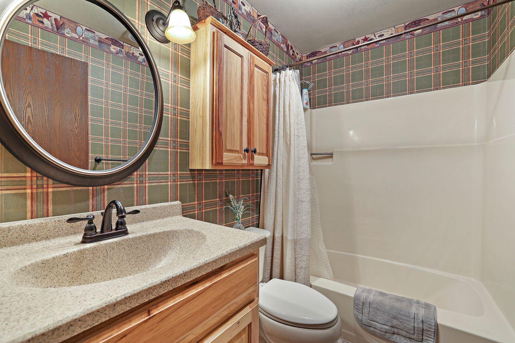 1560 Kingswood Trl