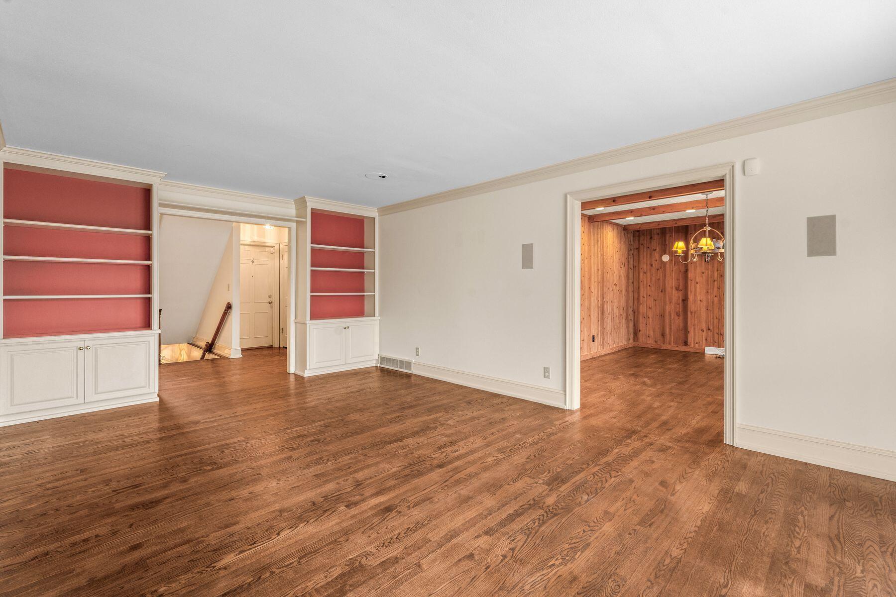 938 W Shaker Cir