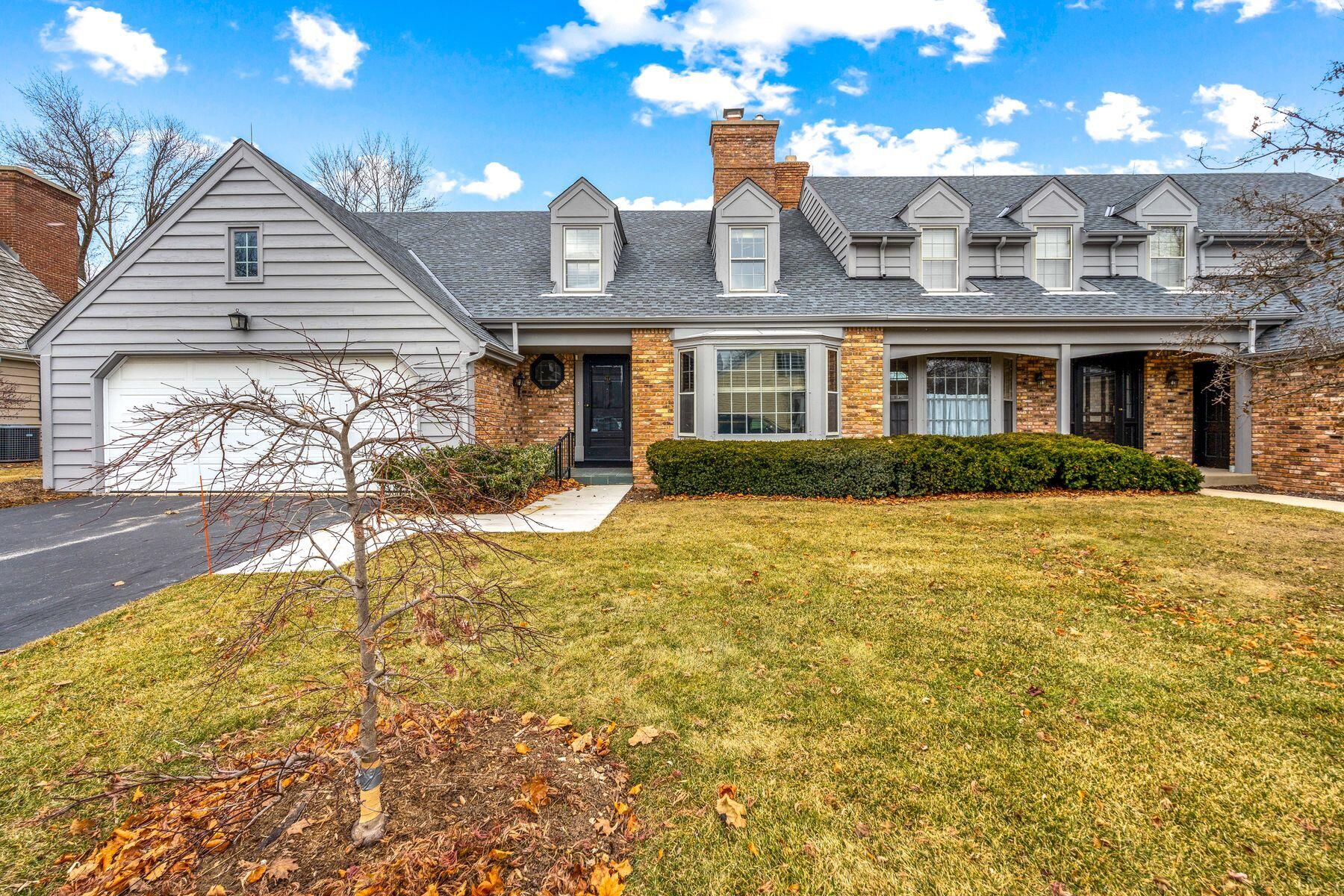 938 W Shaker Cir