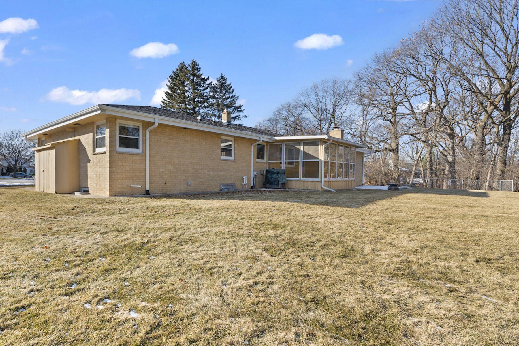 664 Aberdeen Cir