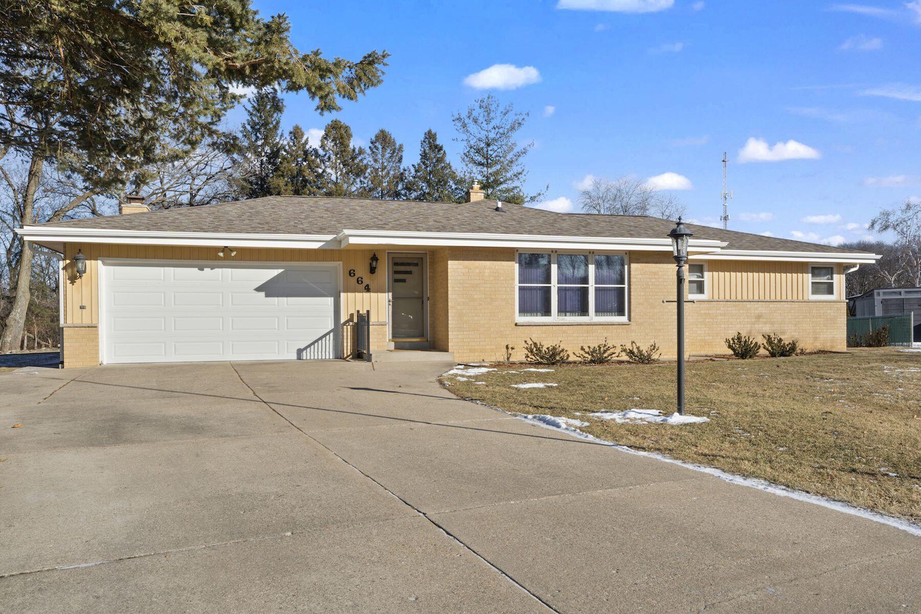 664 Aberdeen Cir
