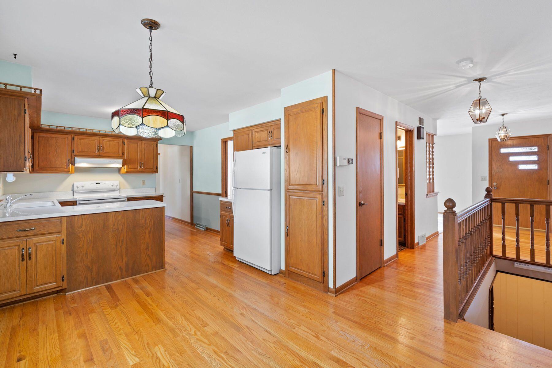 664 Aberdeen Cir