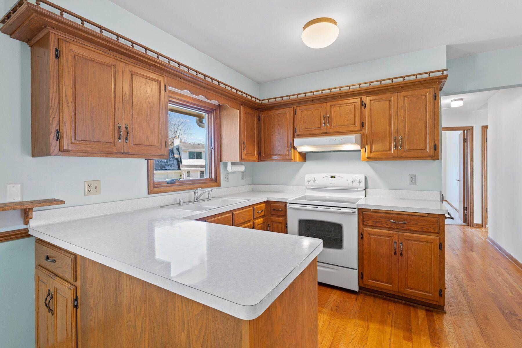 664 Aberdeen Cir