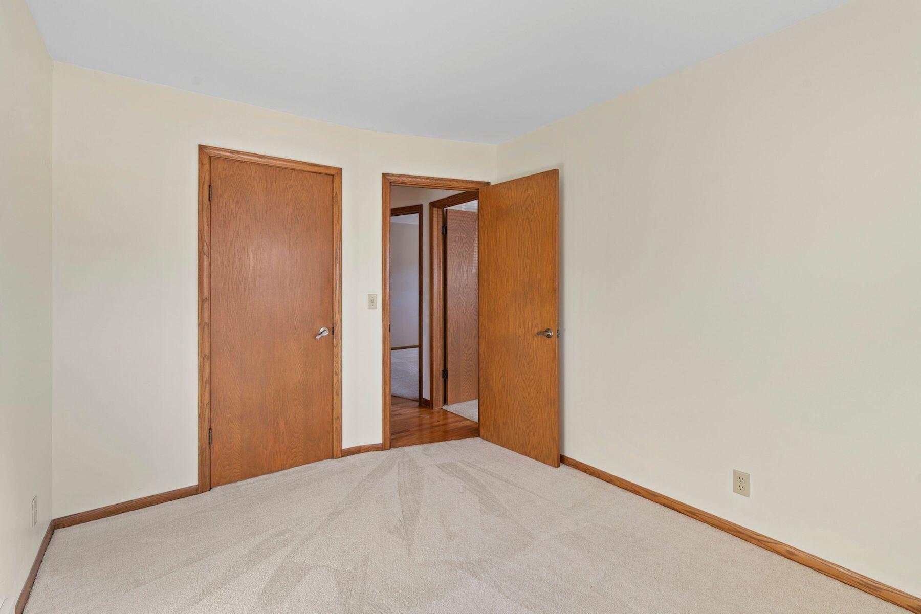 664 Aberdeen Cir