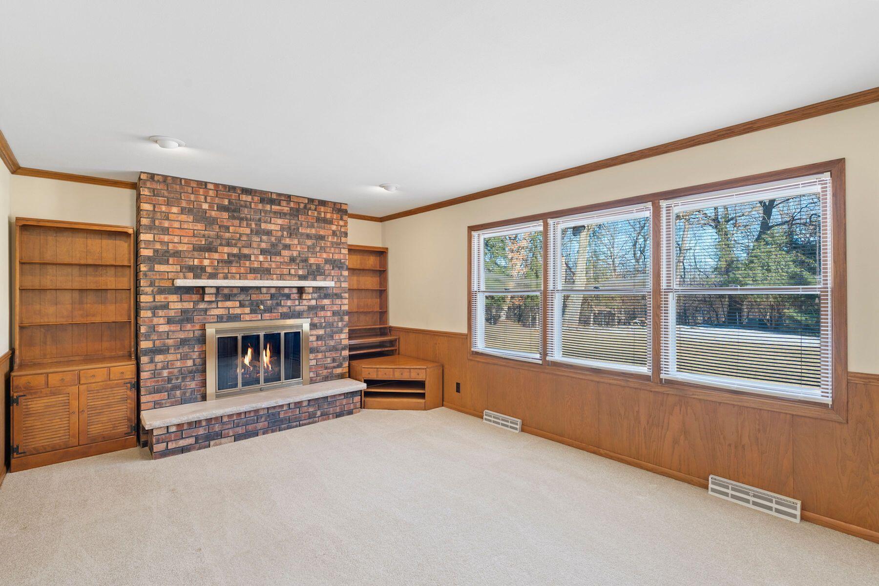 664 Aberdeen Cir