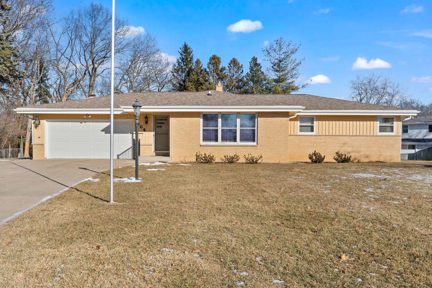 664 Aberdeen Cir