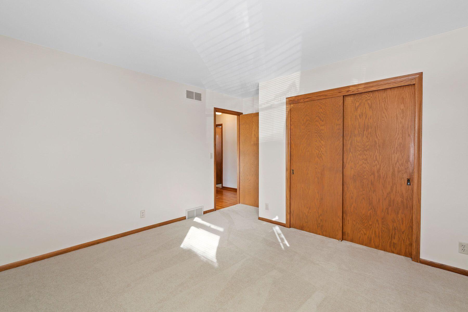 664 Aberdeen Cir