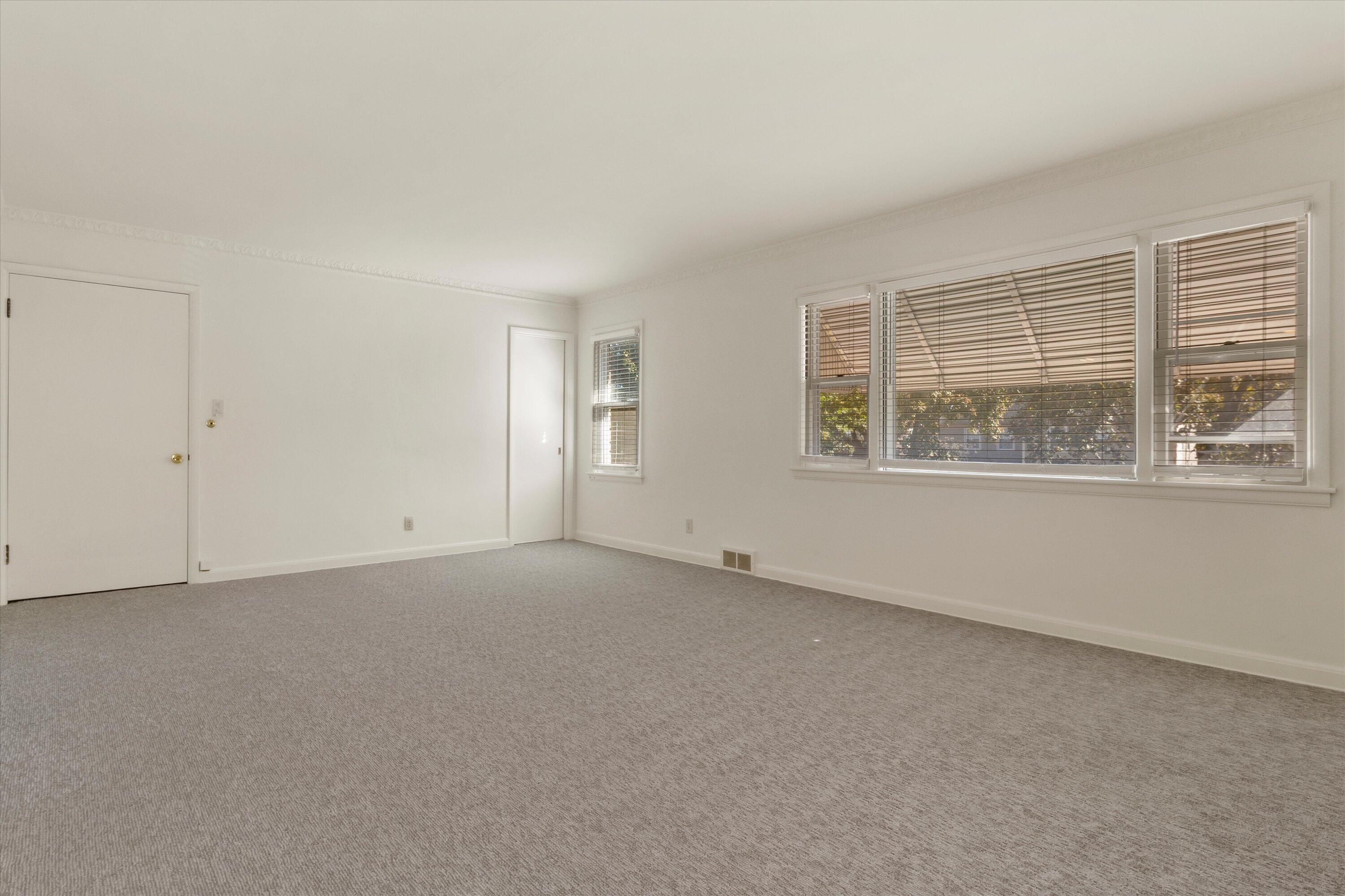 8746 Parkview Ct