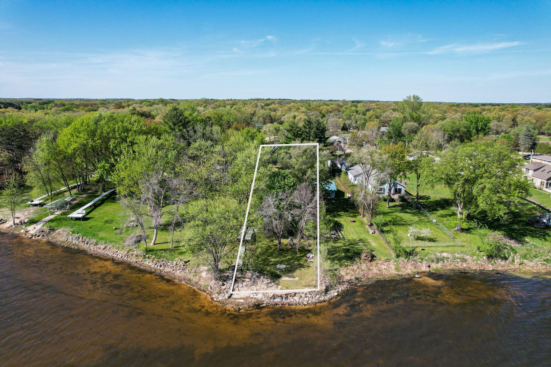 W475 Huron Bay Dr